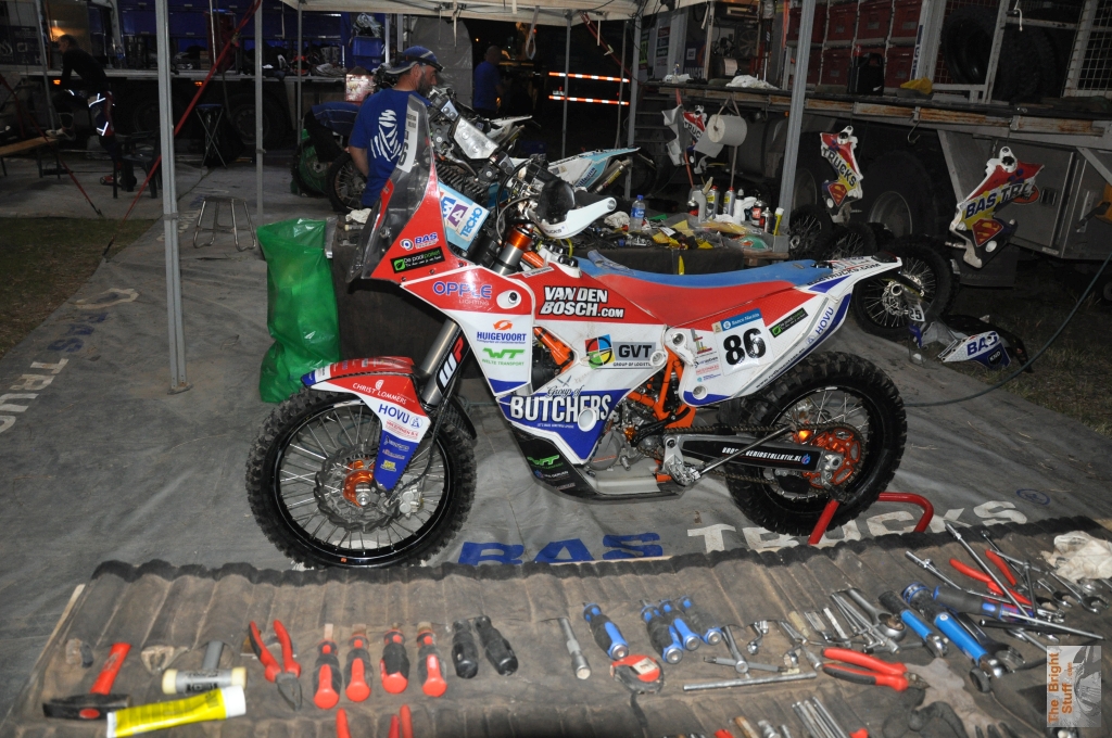 DSC_0327allTheBAStruckRidersFinished.jpg
