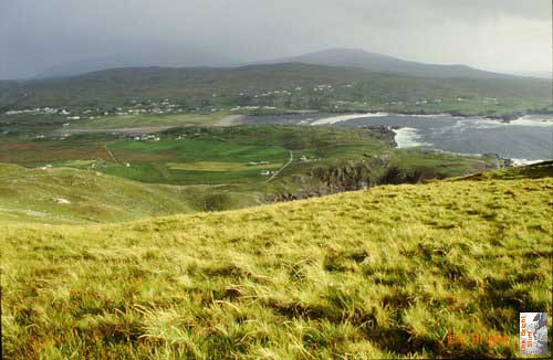 14_Ireland_by_the_sea