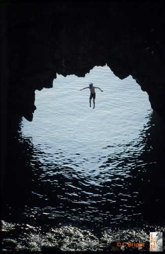 34_UK_south_coast_rock_diving