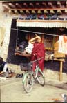 027_Monk_getting_trim_Lhasa