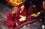 044_Monks_chanting_1