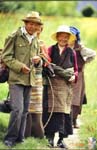 069_People_in_field