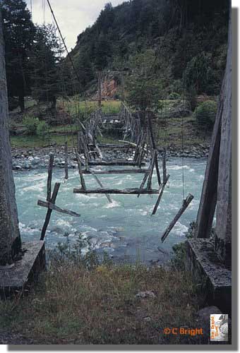 549_Bridge_too_far_Chile