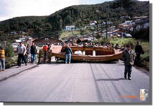 584_Striking_fishermen_Pto_Montt_Chile