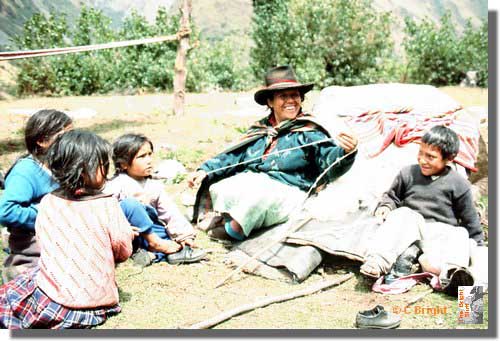 691_Local_family_Cordellierra_Blanca_Peru