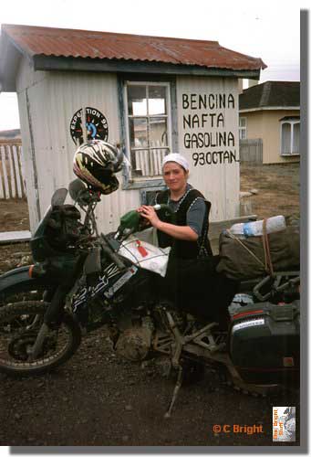 786_Gas_station_Patagonia