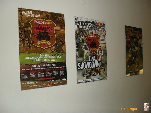 romania_2008_27_Redbull_Romaniacs_office.JPG