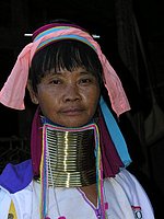 53 Long neck N Thailand 2011.jpg
